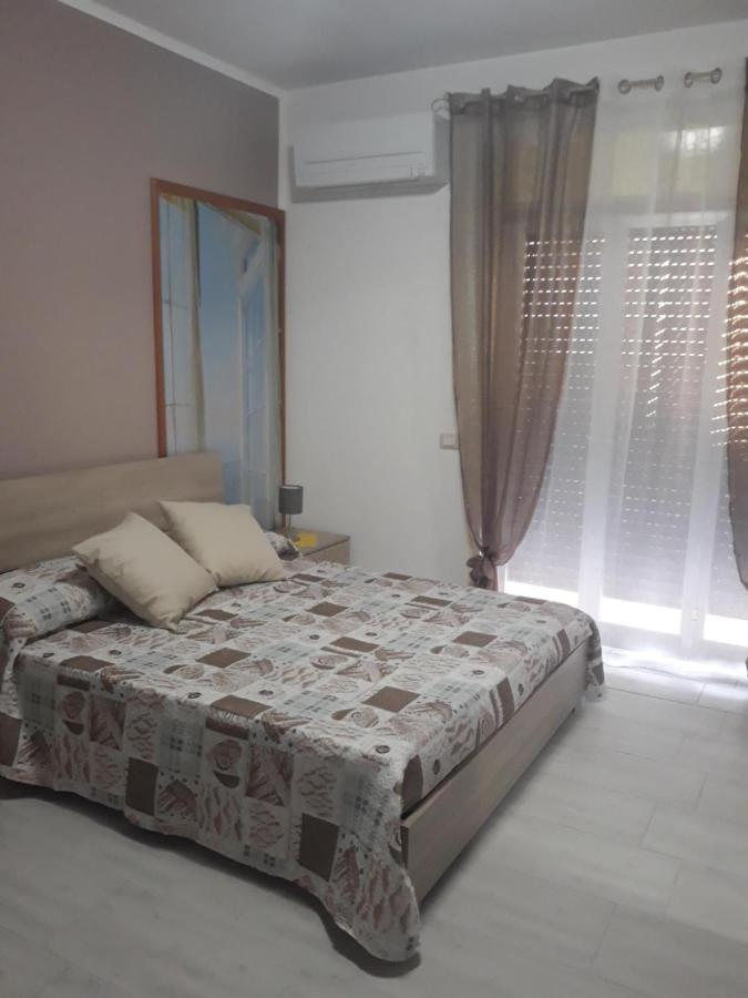 Holiday House Marlin Джардини-Наксос Экстерьер фото