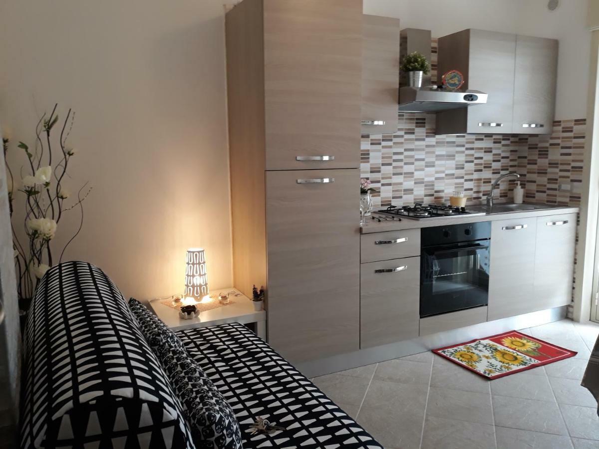 Holiday House Marlin Джардини-Наксос Экстерьер фото